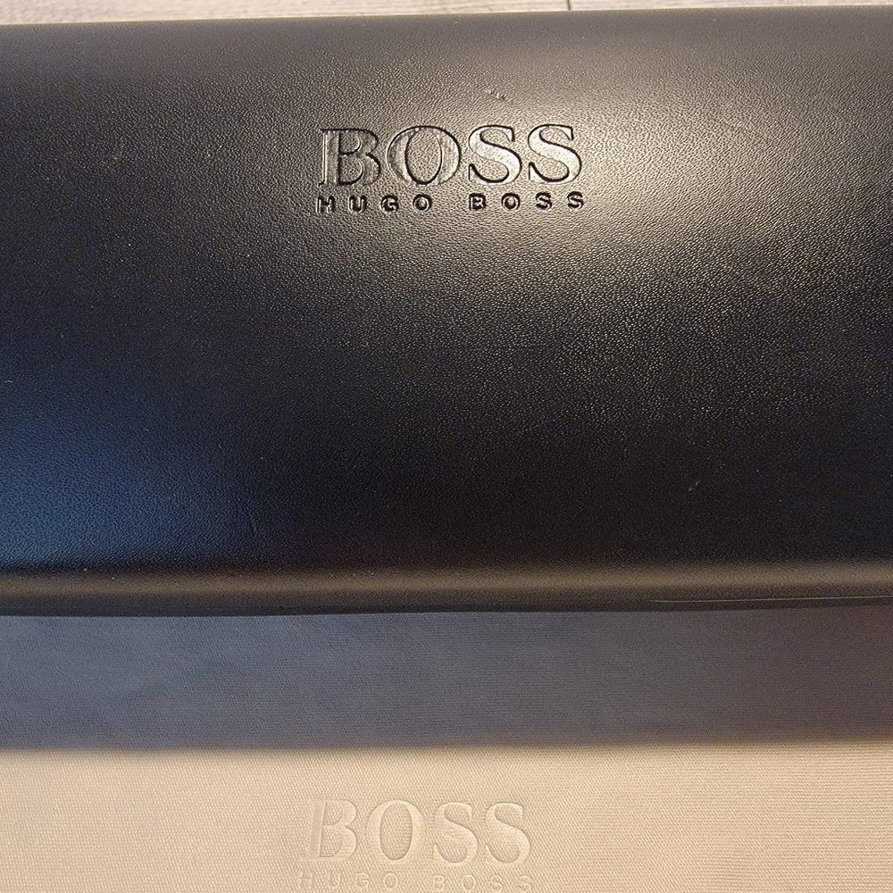 Hugo Boss Black Sunglasses/Eyeglasses hard Case with Hugo Boss Cleaning Cloth